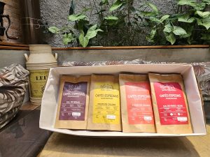 kit com grãos premiados - Café Sete Quedas